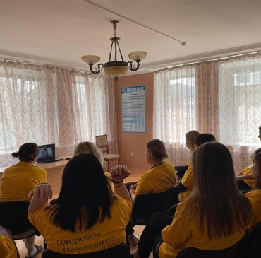 Онлайн встреча девушек, проходящих социальную реабилитацию, с Натальей Львовной Остроуховой